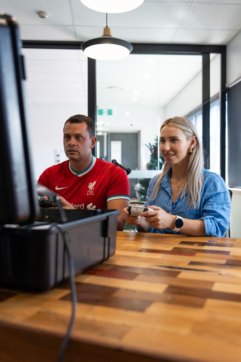 Armorr GAMERSBOX Portable Gaming Monitor, 21.5” FHD, IPS Resolution, 1920 x 1080 Freesync, 48 Hz~75 Hz for PS5, PS4, Xbox Armorr GAMERSBOX Portable Gaming Monitor, 21.5” FHD, IPS Resolution, 1920 x 1080 Freesync, 48 Hz~75 Hz for PS5, PS4, Xbox